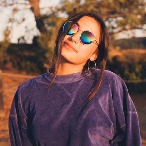 Meet your Posher, Julia